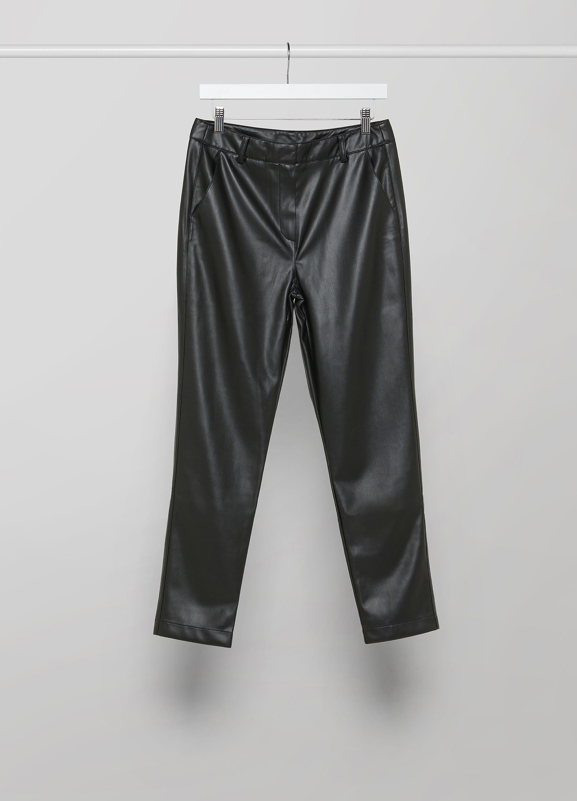 Woman's Faux leather trousers
